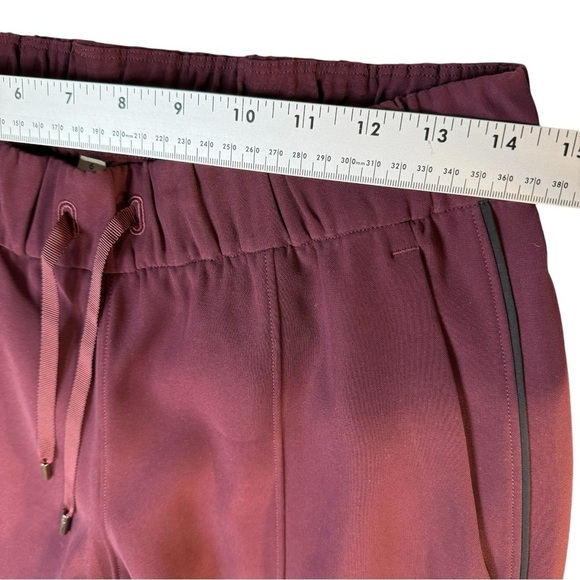 Lululemon Right On Track Pants Burgandy Wine Colored Oversize Womens Size 6 - Picture 4 of 8
